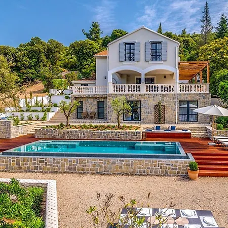فيلة Vrbovica Sleeps 10 With Pool Air Con And Wifi *