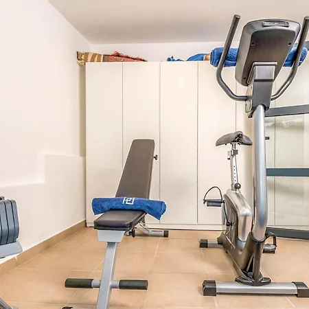 Vrbovica Sleeps 10 With Pool Air Con And Wifi