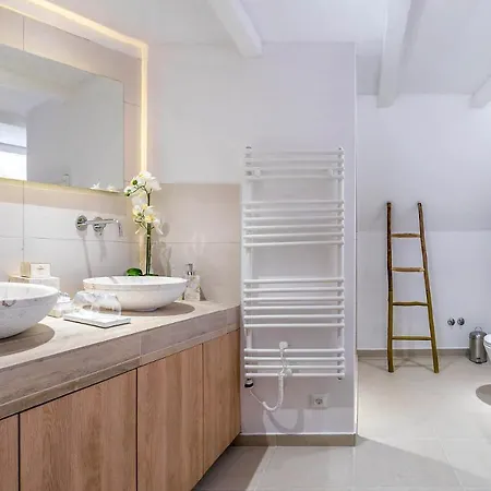 Vila Vrbovica Sleeps 10 With Pool Air Con And Wifi *