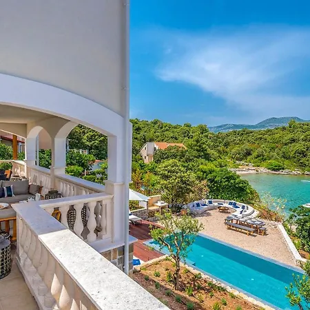 Vrbovica Sleeps 10 With Pool Air Con And Wifi Villa *